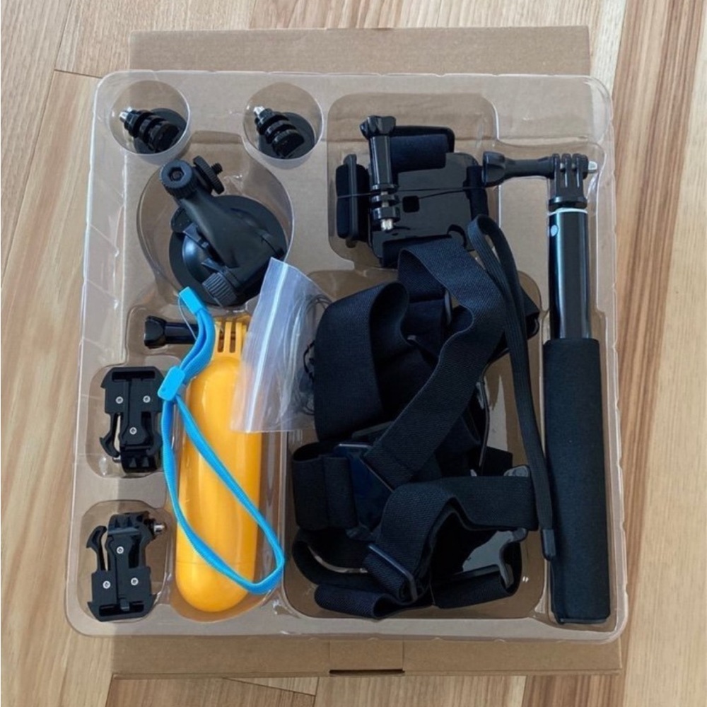 Dynex Essentials Accessory Kit for GoPro - Picture 2 of 6